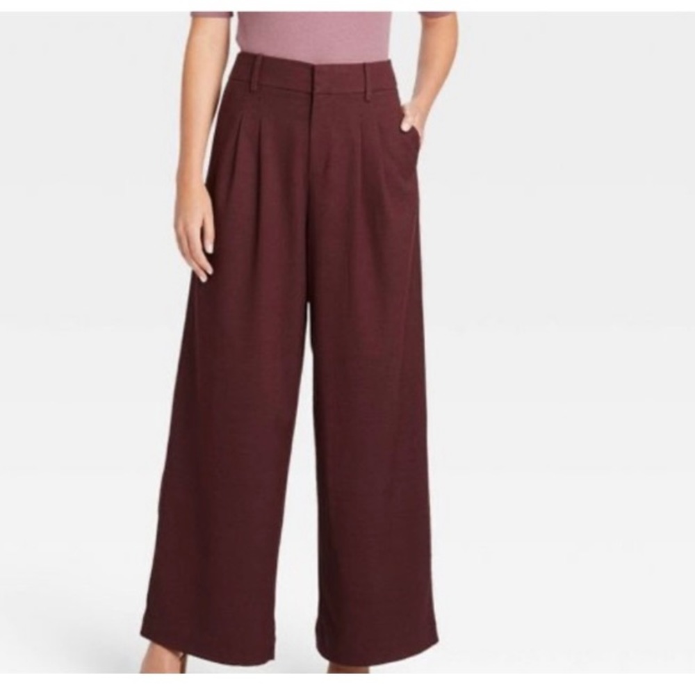 Beautiful Mid-RiseWide Leg Pants Size L “Brand New”